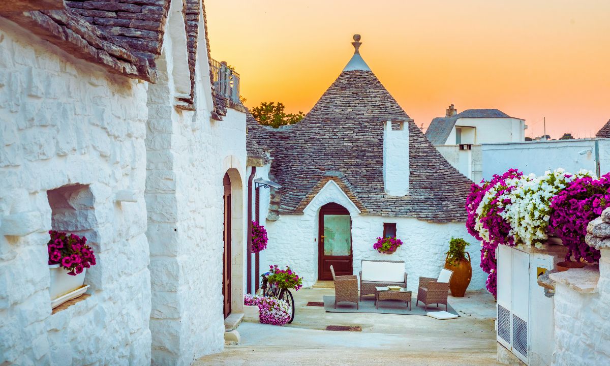 Alberobello, il borgo magico dove i trulli incantano ogni viaggiatore